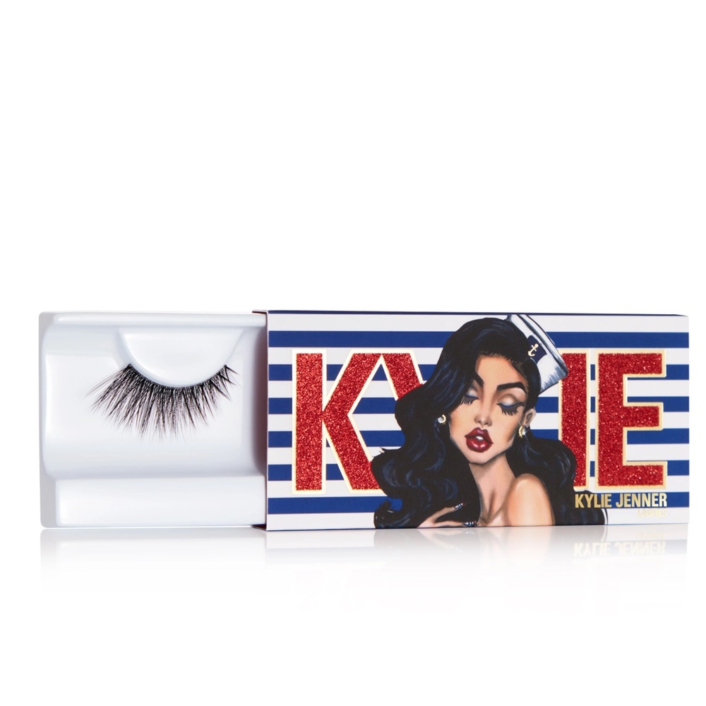KYLIE JENNER SHADY EYELASHES